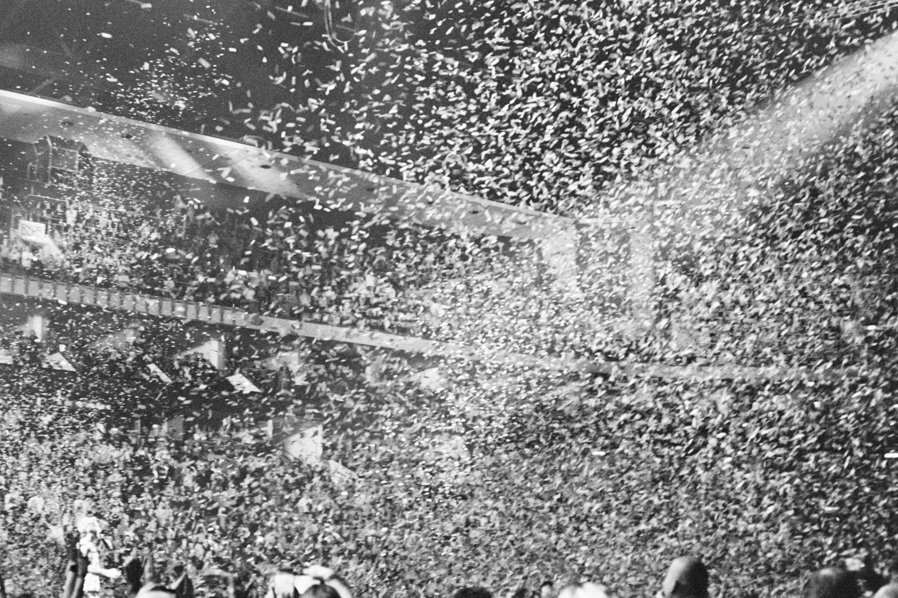 Lufthaus X Robbie Williams XXV World Tour — photograph 2